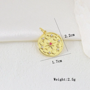 Macro di un ciondolo stella dorata da 2,5g con pietra rossa e misure dettagliate