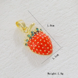 Detail of red strawberry pendant with dimensions 1.9cm height and 1.9g weight for jewelry
