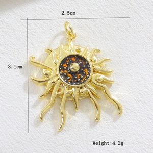 Detail of evil eye sun pendant with size 2.5cm x 3.1cm and 4.2g weight specifications