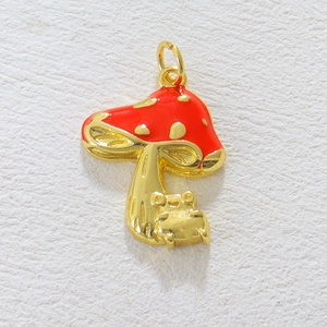 Colgante creativo de seta y rana bañado en oro de 18k con acabado de esmalte rojo