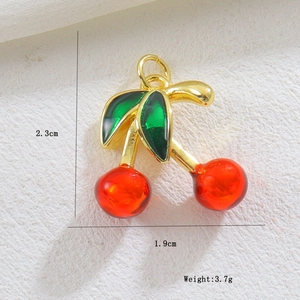 Detailansicht des Kirsch-Anhängers mit Maßen von 2,3 cm und 1,9 cm und Gewichtsangabe