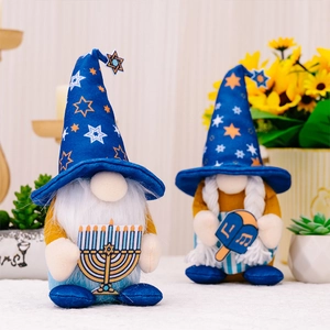 Set de gnomes de Hanoucca avec chapeau Étoile de David, Ménorah et toupie Dreidel