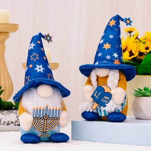 Gnomes de Hanoucca en peluche avec chapeaux bleus à Étoile de David et symboles de fête