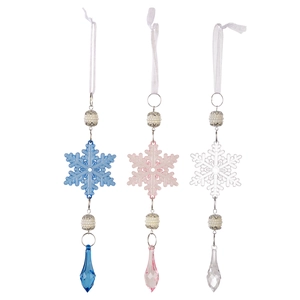 Tres adornos de copo de nieve en acrílico azul, rosa y transparente con perlas blancas
