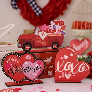Ornement de Bureau Cœur en Bois de la Saint-Valentin Camion Rouge Gnome Décor Romantique Pour Maison Mariage Fête Cadeau