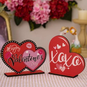 Décorations de table en bois en forme de cœur pour la Saint-Valentin avec texte XOXO