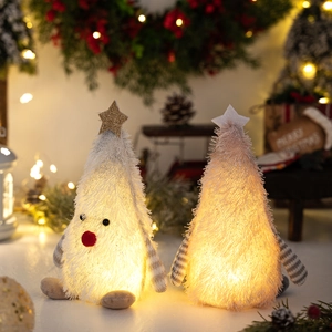Leuchtende Plüsch-Weihnachtsbaumfiguren mit LED-Licht für festliche Tischdekorationen
