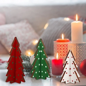 Set da tre pezzi di decorazioni da tavolo a forma di albero di Natale in legno 3D