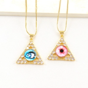 Luxe 18k vergulde driehoek duivelsoog ketting met micro geplaveide zirkonia edelstenen