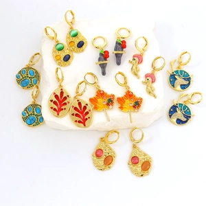 Boucles d'Oreilles Pendantes Rétro en Cuivre Émail pour Femmes Plaquées Or Design Animal Plante Cerf Oiseau Hippocampe Bijoux