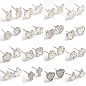 Orecchini a Bottone Geometrici da Donna in Argento Sterling 925 Con Perno in Rame Placcato Argento a Forma di Cuore Farfalla Corona Croce Texture a Scaglie Gioielli