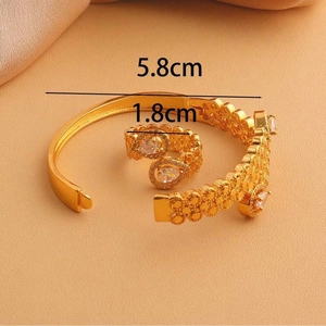 Détails de l'ensemble bracelet et bague vintage dorés évidés avec zircons étincelants