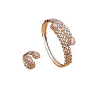 Ensemble bracelet et bague vintage dorés avec pierres précieuses blanches en goutte