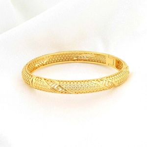 24K vergulde messing armband met Grieks motief en verfijnde opengewerkte details