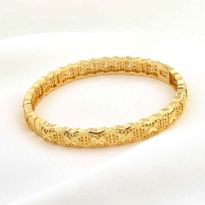 Prachtige 24K vergulde open armband met holle vlinder- en bloemengravures