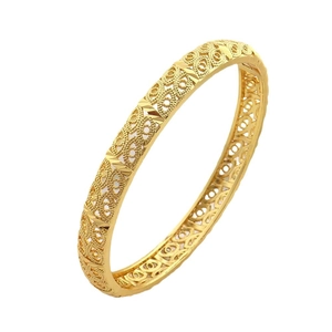Bracciale placcato oro 24K con motivi a cuore traforati in stile etnico mediorientale