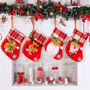 Lot de 4 chaussettes de Noël avec motifs 3D Père Noël, Bonhomme de neige et Renne décor