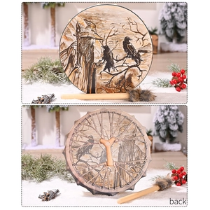 Detailansicht der Schamanentrommel mit Zauberer-Motiv und robustem Holzgriff
