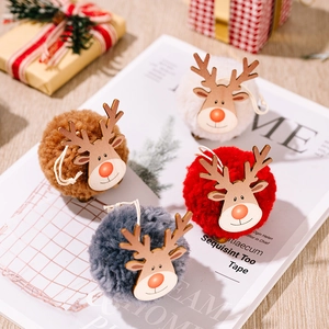 Boules de Noël renne en peluche marron blanc rouge et gris pour sapin de Noël