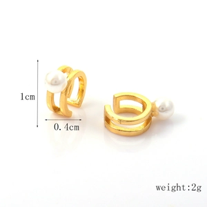 Detailansicht der Perlen-Ohrclips mit den Maßen 1 cm Höhe und 0,4 cm Breite