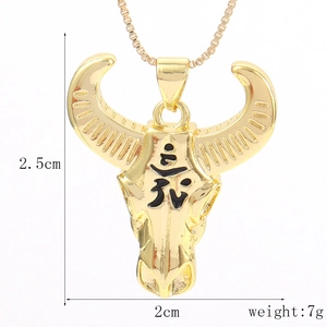 Vue détaillée montrant les dimensions 2,5x2cm et le poids de 7g pour ce pendentif taureau