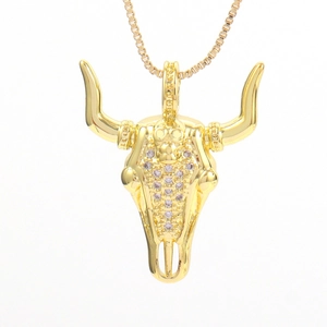 Collier pendentif crâne de taureau doré style hip hop avec strass violets