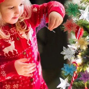 Fleurs de poinsettia pailletées évidées en couleurs variées pour décor de sapin de Noël