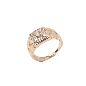 Anello uomo regolabile placcato oro con zirconi micro-incastonati e trama geometrica