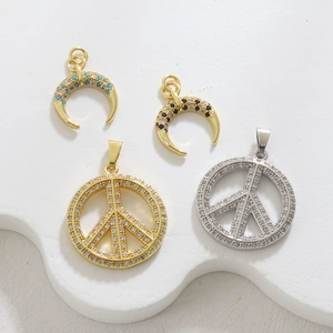 Ciondoli in Rame con Segno della Pace e Mezzaluna in Zirconia Micro Pavé Oro Argento Accessori per Gioielli Fai da Te