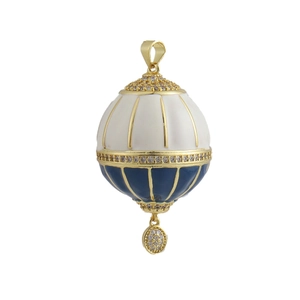 Detailansicht eines Heißluftballon-Anhängers mit blauem Emaille und Zirkonia-Akzenten