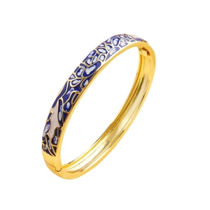 18k vergoldeter Emaille-Armreif mit blau-weißen floralen Mustern