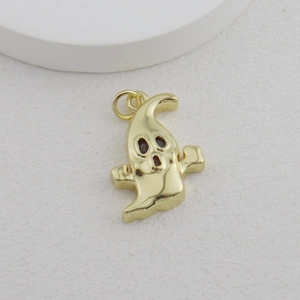 Detail van een 18k vergulde pompoen spookbedel voor Halloween DIY sieraden maken