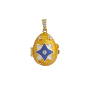 Detailansicht des gelben Emaille-Anhängers im Fabergé-Stil mit blauem Stern-Zirkon
