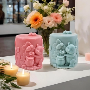 Cute cartoon honey bear silicone mold for DIY candles and plaster craft modeling