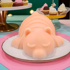 Sleeping bear silicone mold for DIY scented candles and creative plaster decor pieces