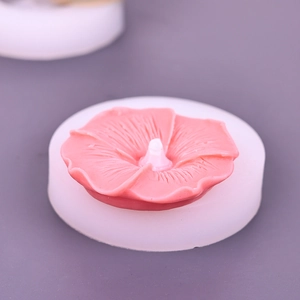 Silicone flower mold for DIY aromatherapy candles and floral cake decorations