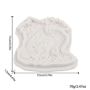 Detailed size specifications of the maple leaf dragon silicone mold for DIY crafts