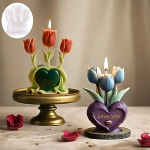 Détail du moule en silicone tulipe cœur avec bougies parfumées gravées Love You