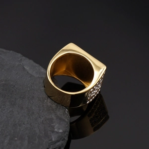 Anillo hip hop de lujo para hombre en oro con diseño cuadrado y pavé de cristales