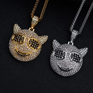 Collar con colgante de pequeño diablo hip-hop en oro y plata con brillantes diamantes