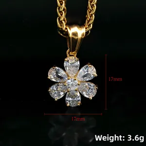 Dettaglio della collana a fiore con pietre di zircone 3A e misure di 17mm dell'articolo