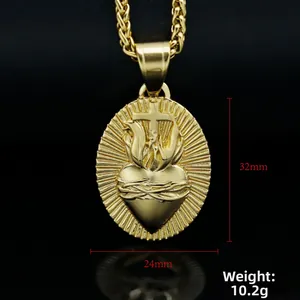 Detailansicht des 18K Gold Sacred Heart Kreuzanhängers mit Maßen 32mm mal 24mm