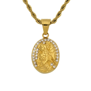 Collar con colgante de ángel en acero inoxidable chapado en oro de 18k y borde de circón