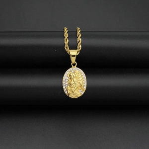 Colgante de Ángel en Relieve de Acero Inoxidable 316 Bañado en Oro 18K Oval Strass Joyería Hip Hop Personalizada Sin Cadena