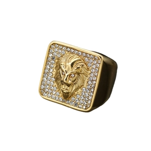 Anello hip hop da uomo in acciaio 316L con testa di leone dorata e cristalli lucenti