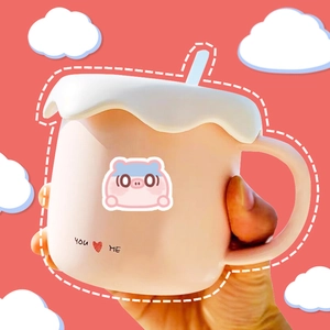 Cute pink ceramic pig mug with lid and spoon for cute coffee and tea drinking