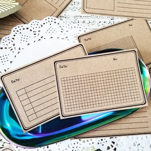 Cartes mémo vintage en papier kraft pour junk journal avec grille et date