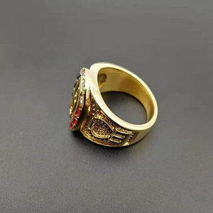 Bague Vierge Marie en acier inoxydable doré avec cristaux colorés pour homme