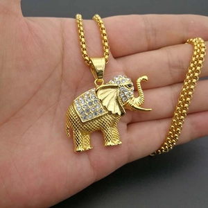 Collana hip hop con ciondolo a elefante placcato in oro 18K e strass brillanti