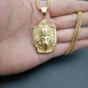 Collier avec pendentif tête de lion à couronne dorée hip hop et chaîne box pour homme